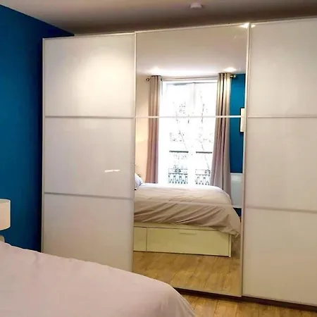 Newly Renovated Spacious In Montorgeuil Area Parigi