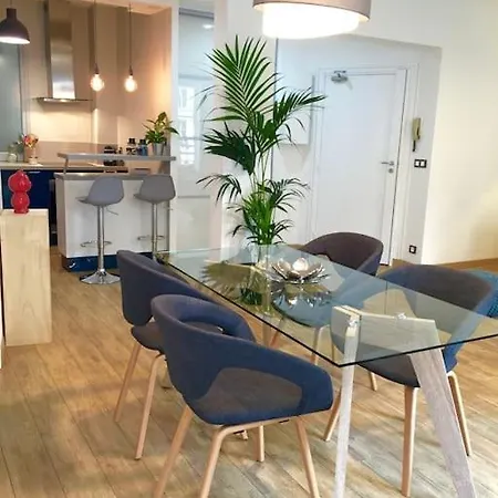 Newly Renovated Spacious In Montorgeuil Area * Parigi