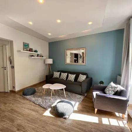 Newly Renovated Spacious In Montorgeuil Area Parigi