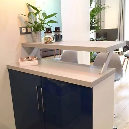 Newly Renovated Spacious In Montorgeuil Area * Parigi
